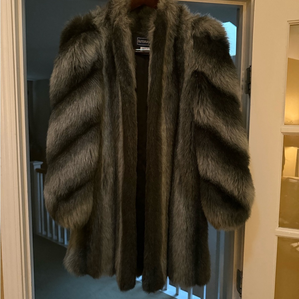 Elegant Gray Faux Fur Teddy Jacket
